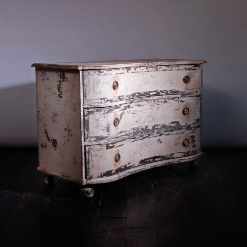 18TH CENTURY FRENCH OAK CHEST OF DRAWERS