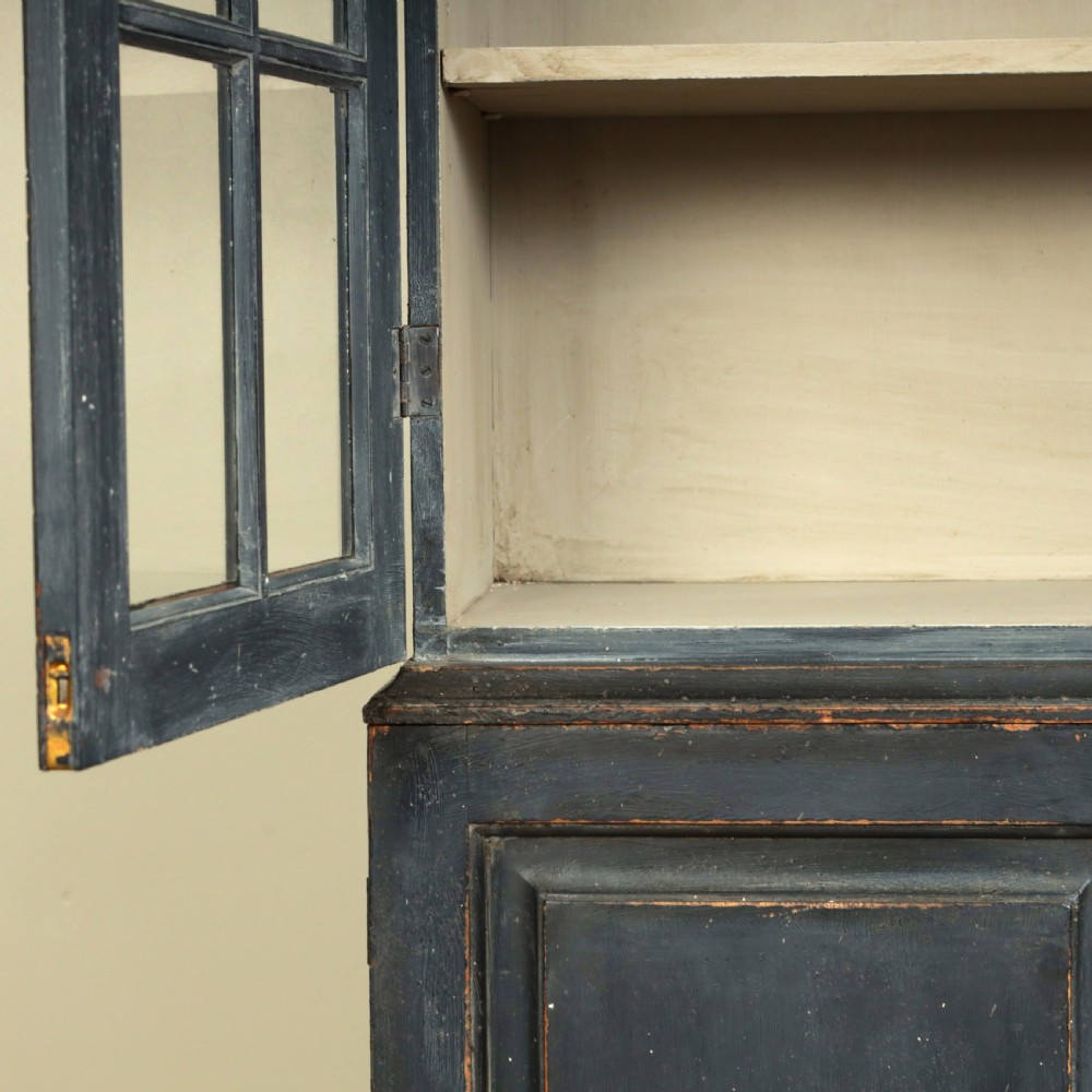 19TH CENTURY SWEDISH DRESSER View IV