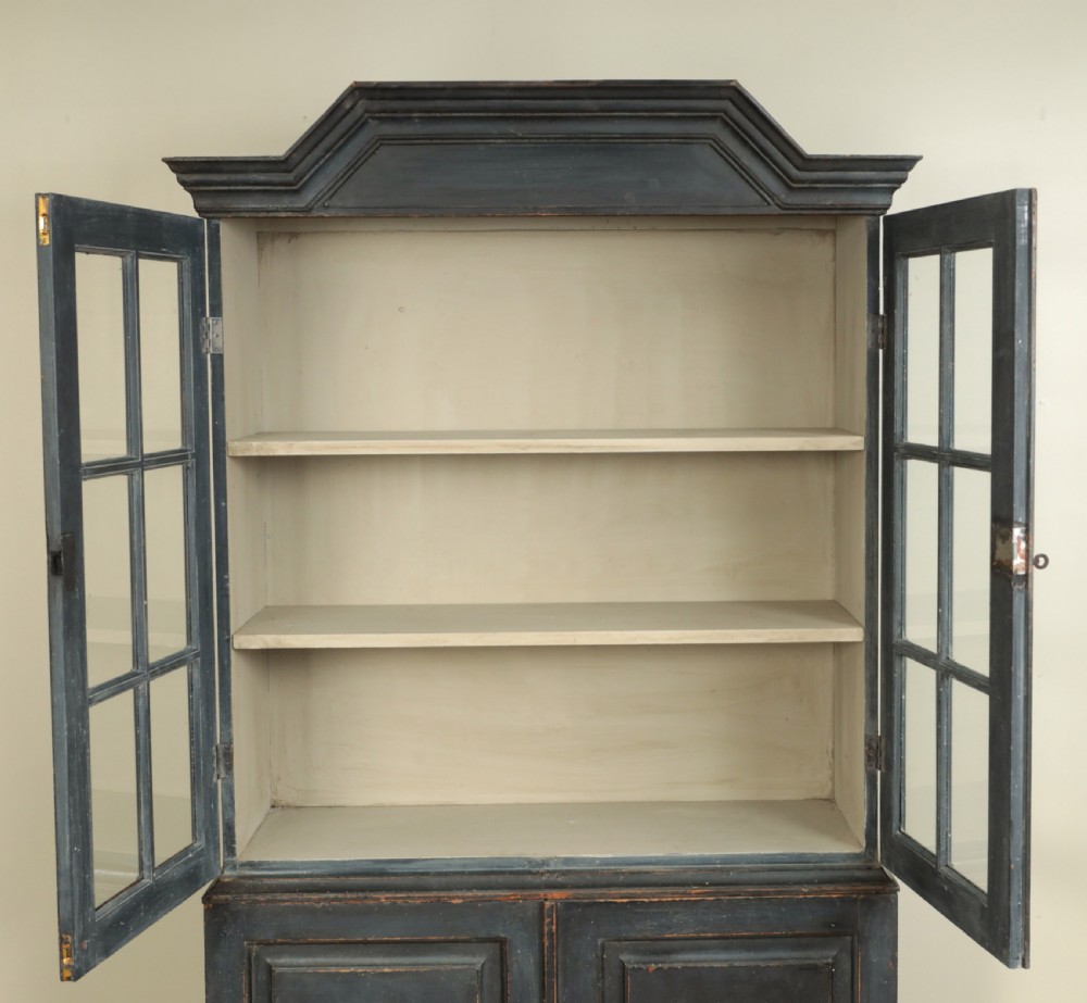 19TH CENTURY SWEDISH DRESSER View V