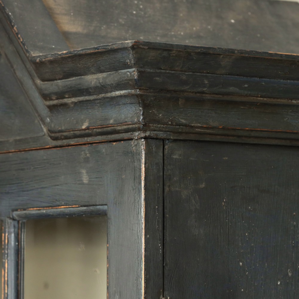 19TH CENTURY SWEDISH DRESSER View XV