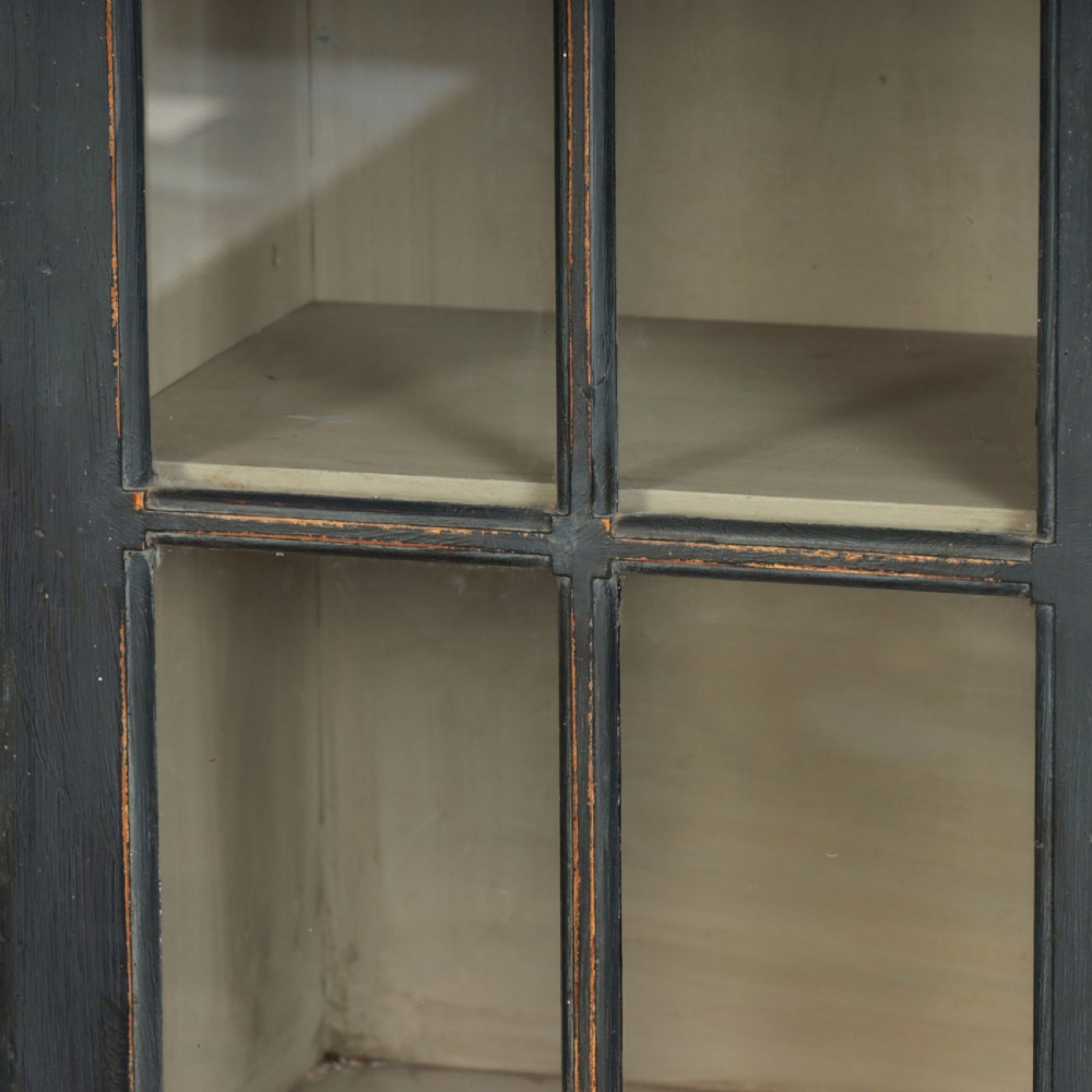 19TH CENTURY SWEDISH DRESSER View XVI