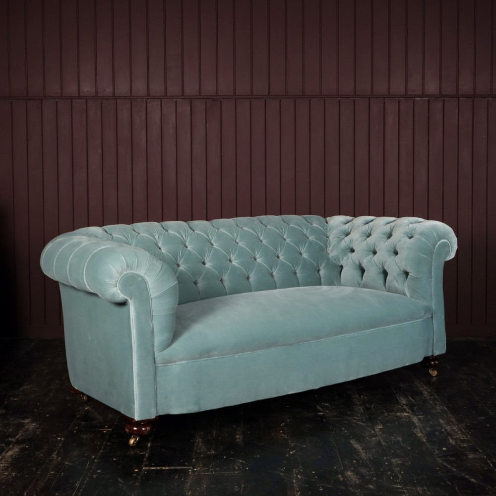 19TH CENTURY ROBERT STRAHAN & CO CHESTERFIELD SOFA