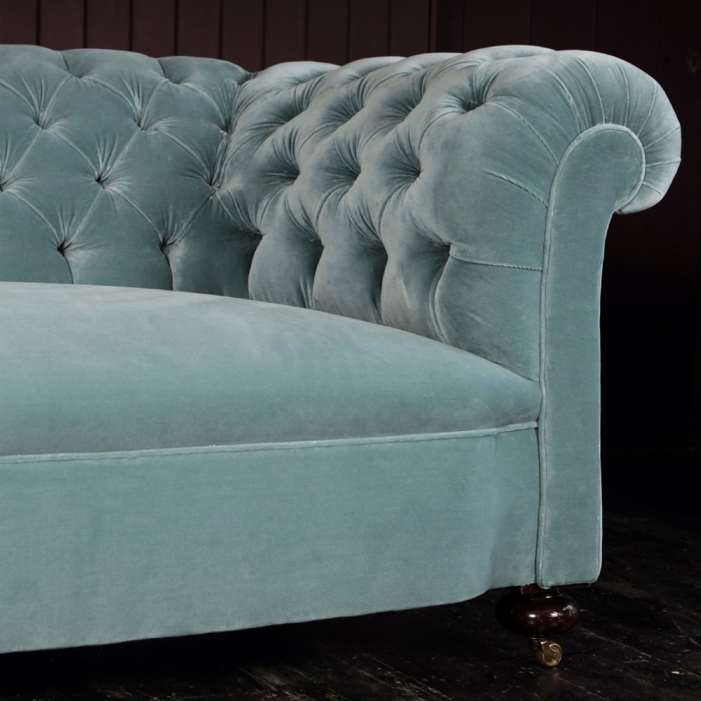 19TH CENTURY ROBERT STRAHAN & CO CHESTERFIELD SOFA View VI