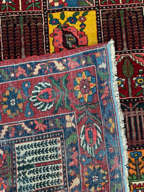 A FINE BAKHTIARI RUG 205 X 153 CM - ADDITIONAL PHOTO 3