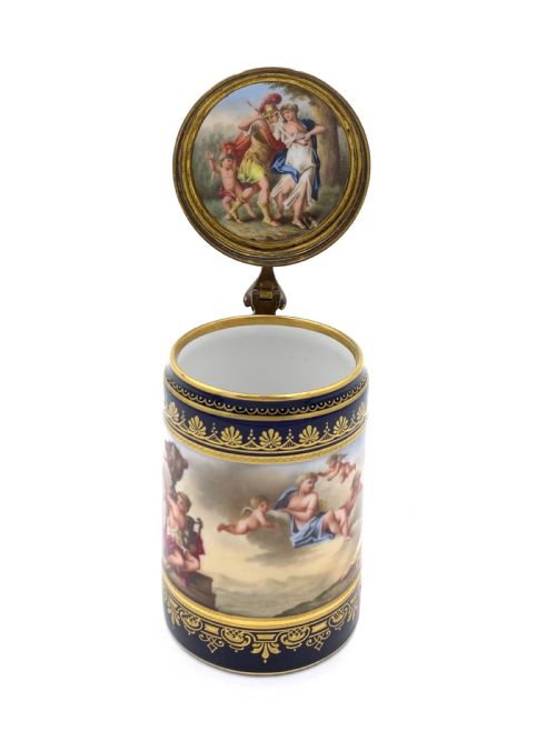 19th century blue vienna tankard with lid - CATEGORY: ANTIQUE CERAMICS - DATED 19TH CENTURY