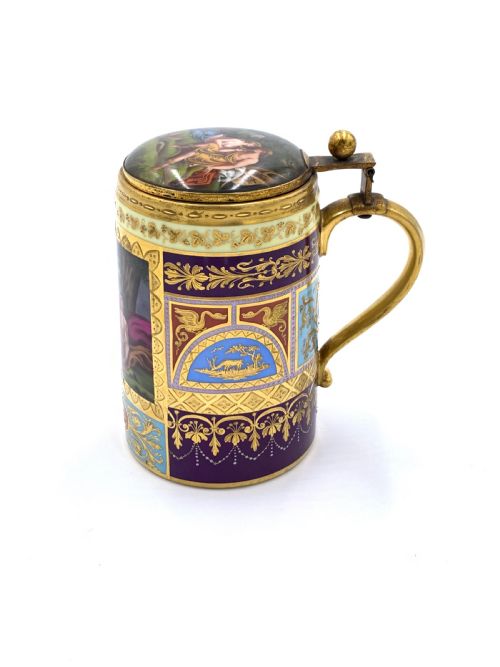 19th century royal vienna tankard with lid - CATEGORY: ANTIQUE CERAMICS - DATED 19TH CENTURY