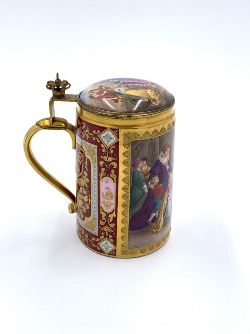 19TH CENTURY SIGNED ROYAL VIENNA TANKARD WITH LID - ADDITIONAL PHOTO 2