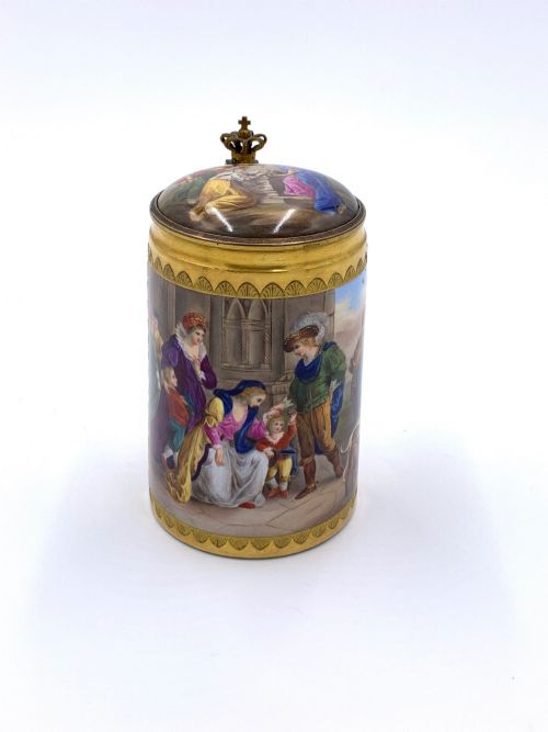 19TH CENTURY SIGNED ROYAL VIENNA TANKARD WITH LID - ADDITIONAL PHOTO 1