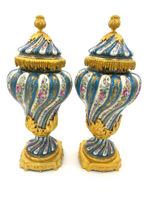 19th century pair of french sevres style porcelain vases - CATEGORY: ANTIQUE VASES - DATED 19TH CENTURY
