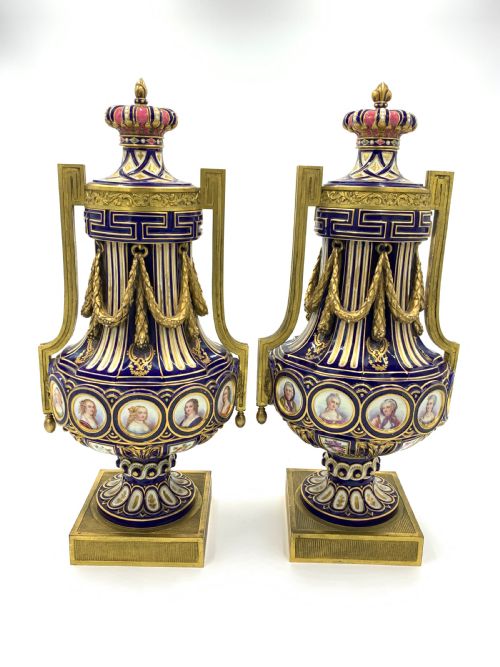 fine 19th century pair of french sevres style porcelain vases - CATEGORY: ANTIQUE VASES - DATED 19TH CENTURY