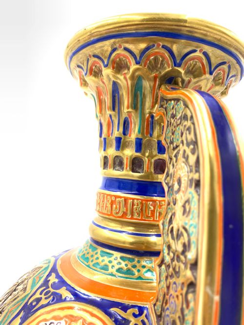 19TH CENTURY ALHAMBRASTYLE VASE - ADDITIONAL PHOTO 2