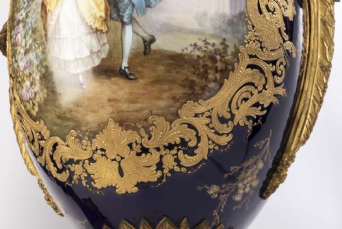 PAIR OF 19TH CENTURY FRENCH SEVRES STYLE VASES - ADDITIONAL PHOTO 3