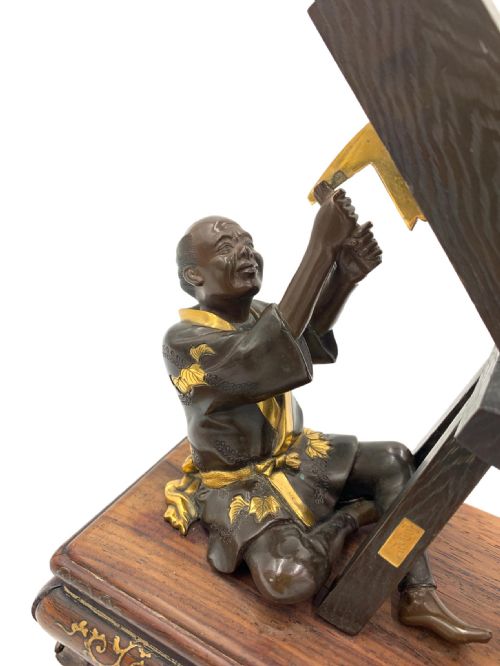 A FINE LATE 19TH CENTURY JAPANESE MEIJI PERIOD BRONZE AND GILT BRONZE FIGURAL SCULPTURE MIYAO EISUKE - ADDITIONAL PHOTO 4