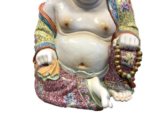 LARGE CHINESE FAMILLE ROSE PORCELAIN LAUGHING BUDDHA STATUE - ADDITIONAL PHOTO 5