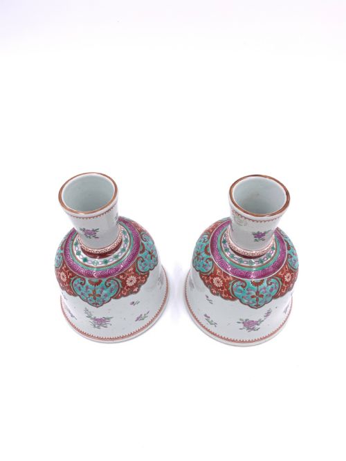 PAIR OF ANTIQUE CHINESE FAMILLE ROSE CANDLESTICK CHINA 18TH CENTURY - ADDITIONAL PHOTO 6