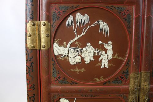 19TH CENTURY CHINESE RED LACQUER CABINET - ADDITIONAL PHOTO 6