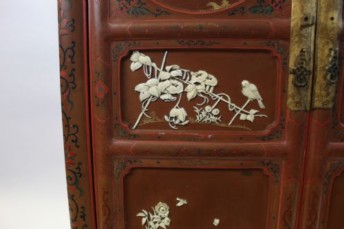 19TH CENTURY CHINESE RED LACQUER CABINET - ADDITIONAL PHOTO 9