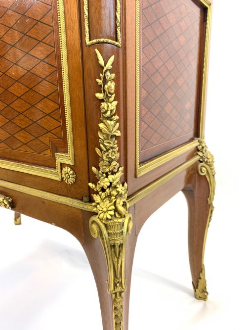 LOUIS XVI STYLE DISPLAY CABINET WITH ORMOLU MOUNTS MAISON KRIEGER FRANCE 19TH CENTURY - ADDITIONAL PHOTO 5