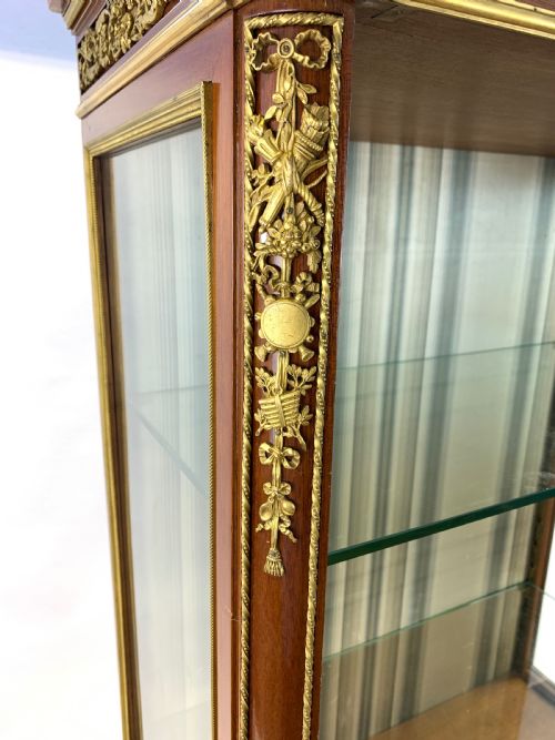 LOUIS XVI STYLE DISPLAY CABINET WITH ORMOLU MOUNTS MAISON KRIEGER FRANCE 19TH CENTURY - ADDITIONAL PHOTO 12