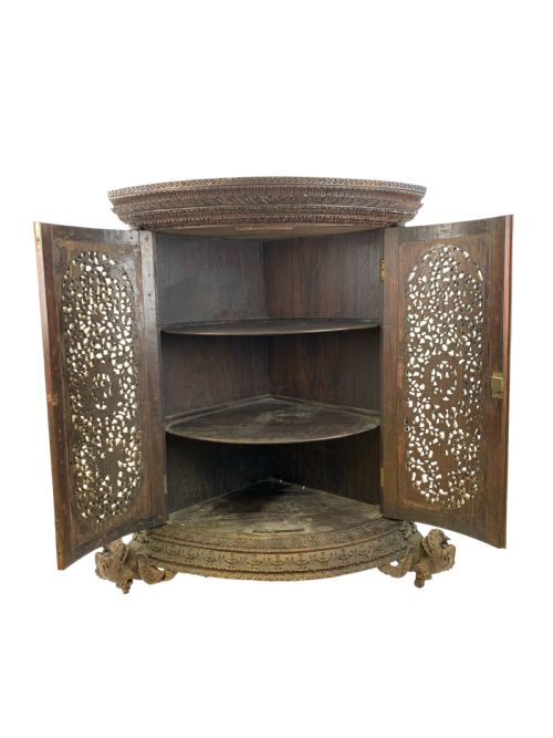 HEAVILY CARVED ANGLO INDIAN CORNER CABINET 19TH CENTURY - ADDITIONAL PHOTO 2