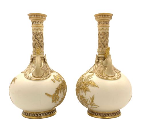 PAIR OF LATE 19TH CENTURY JAPANESE STYLE GILT DECORATED ROYAL WORCESTER PORCELAIN VASES - ADDITIONAL PHOTO 1