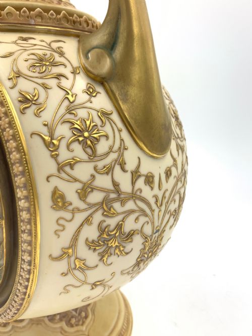 LATE 19TH CENTURY FLORAL GILT DECORATED ROYAL WORCESTER PORCELAIN VASE - ADDITIONAL PHOTO 8