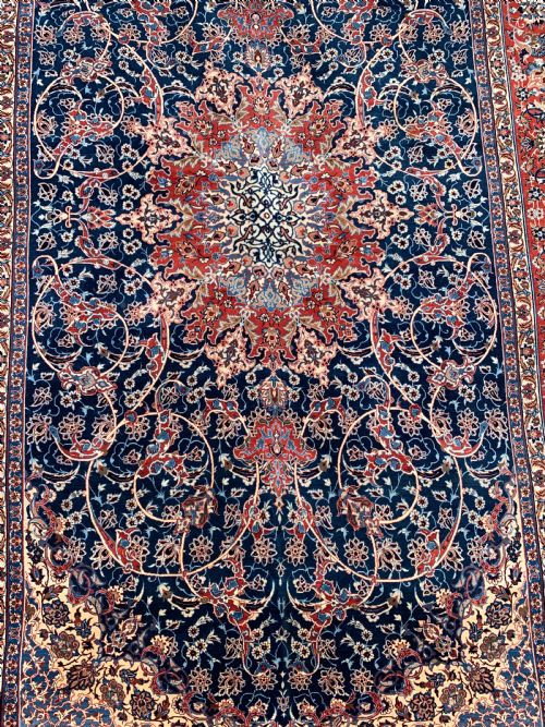 A FINE ISFAHAN SEIRAFIAN RUG CENTRAL PERSIA CIRCA 1940 - ADDITIONAL PHOTO 1