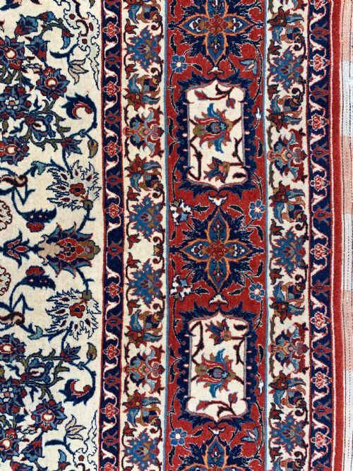 A PARTSILK ISFAHAN RUG CENTRAL PERSIA CIRCA 1940 - ADDITIONAL PHOTO 8