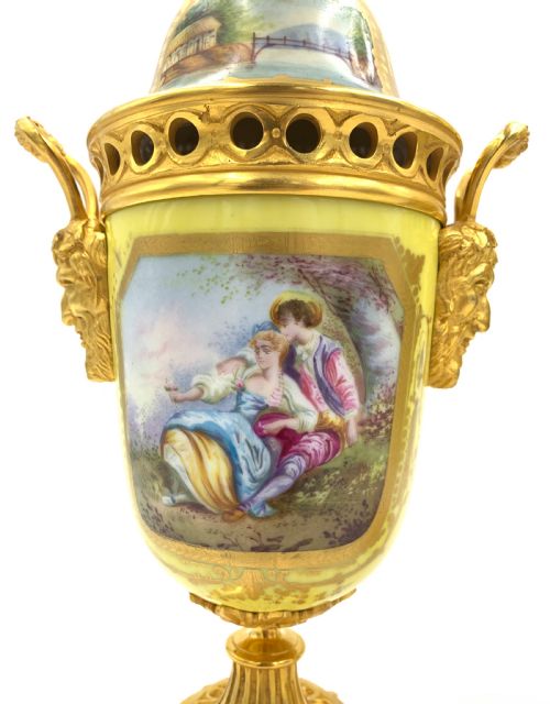 PAIR OF 19TH CENTURY SEVRES STYLE PORCELAIN AND ORMOLU LIDDED VASES - ADDITIONAL PHOTO 3