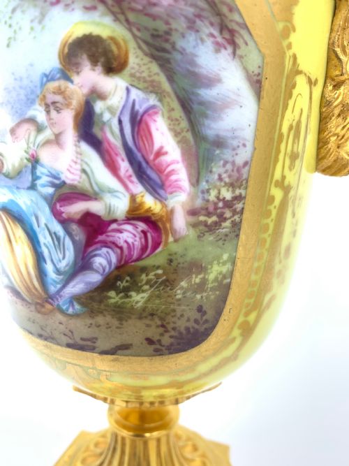 PAIR OF 19TH CENTURY SEVRES STYLE PORCELAIN AND ORMOLU LIDDED VASES - ADDITIONAL PHOTO 4