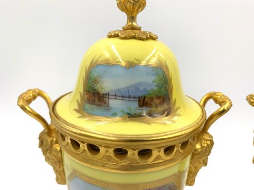 PAIR OF 19TH CENTURY SEVRES STYLE PORCELAIN AND ORMOLU LIDDED VASES - ADDITIONAL PHOTO 13