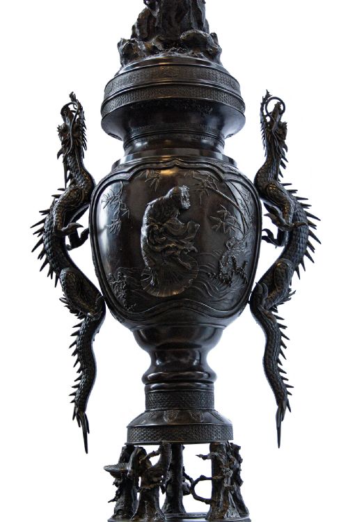 A MONUMENTAL JAPANESE BRONZE INCENSE BURNER MEIJI PERIOD LATE 19TH CENTURY - ADDITIONAL PHOTO 3