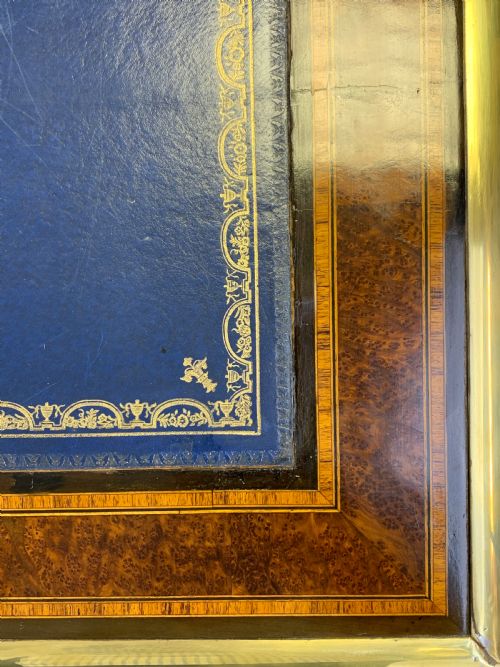 A VICTORIAN AMBOYNA WOOD AND EBONISED WRITING DESK WITH SEVRES STYLE PORCELAIN PLAQUES - ADDITIONAL PHOTO 6