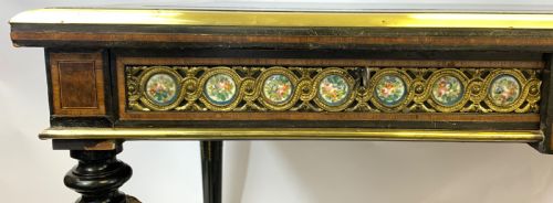 A VICTORIAN AMBOYNA WOOD AND EBONISED WRITING DESK WITH SEVRES STYLE PORCELAIN PLAQUES - ADDITIONAL PHOTO 9
