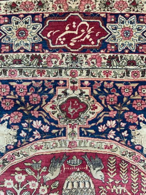 PICTORIAL KIRMAN RAVAR RUG NOOR ALI SHAH PERSIA CIRCA 1900 - ADDITIONAL PHOTO 2