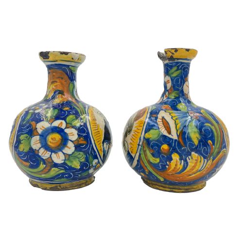 A PAIR OF MAIOLICA POLYCHROME VASES ITALY 18TH CENTURY - ADDITIONAL PHOTO 1