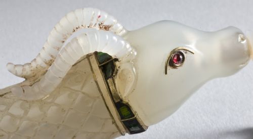 19TH CENTURY CARVED WHITE JADE STONE POWDER FLASK MUGHAL - ADDITIONAL PHOTO 3