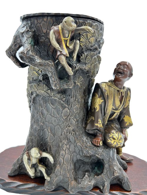 A JAPANESE MEIJI PERIOD FIGURATIVE BRONZE SCULPTURE - ADDITIONAL PHOTO 6