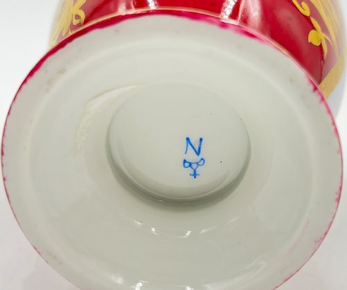 19TH CENTURY PARIS PORCELAIN TEA SET FEATURING NAPOLEONIC PORTRAITS - ADDITIONAL PHOTO 15