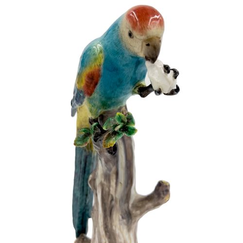 19TH CENTURY MEISSEN ANIMAL FIGURINE OF A COLOURFUL PARROT FEASTING ON TREE STUMP - ADDITIONAL PHOTO 5