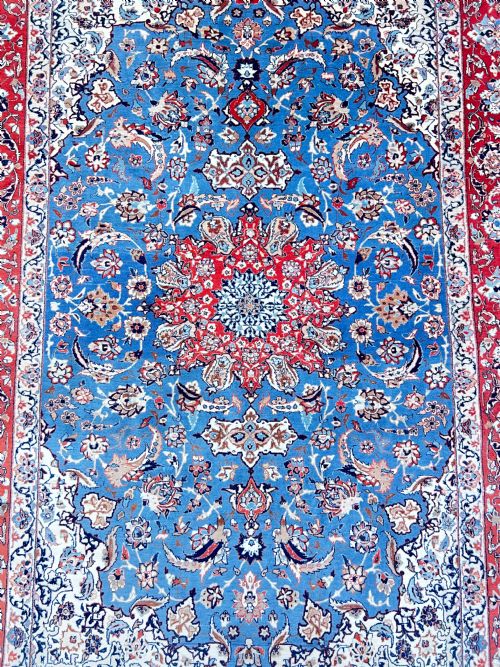 A FINE ISFAHAN SEIRAFIAN RUG CIRCA 1960 - ADDITIONAL PHOTO 1