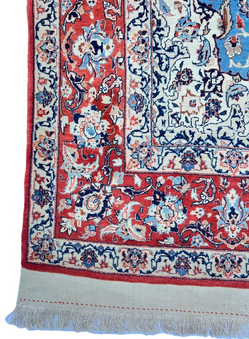 A FINE ISFAHAN SEIRAFIAN RUG CIRCA 1960 - ADDITIONAL PHOTO 2