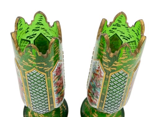 A PAIR OF GREEN BOHEMIAN FLASHED GLASS VASES 19TH CENTURY - ADDITIONAL PHOTO 3