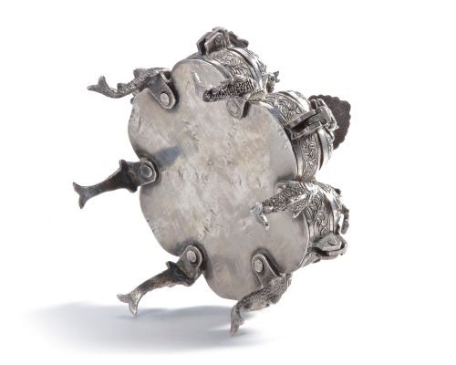 A FINE INDIAN SILVER PEACOCK BOXPANDAN 19TH CENTURY - ADDITIONAL PHOTO 3