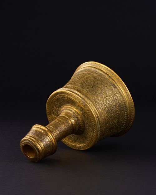 A RARE MAMLUK VENETOSARACENIC CANDLESTICK SYRIA LATE 15TH CENTURY - ADDITIONAL PHOTO 3