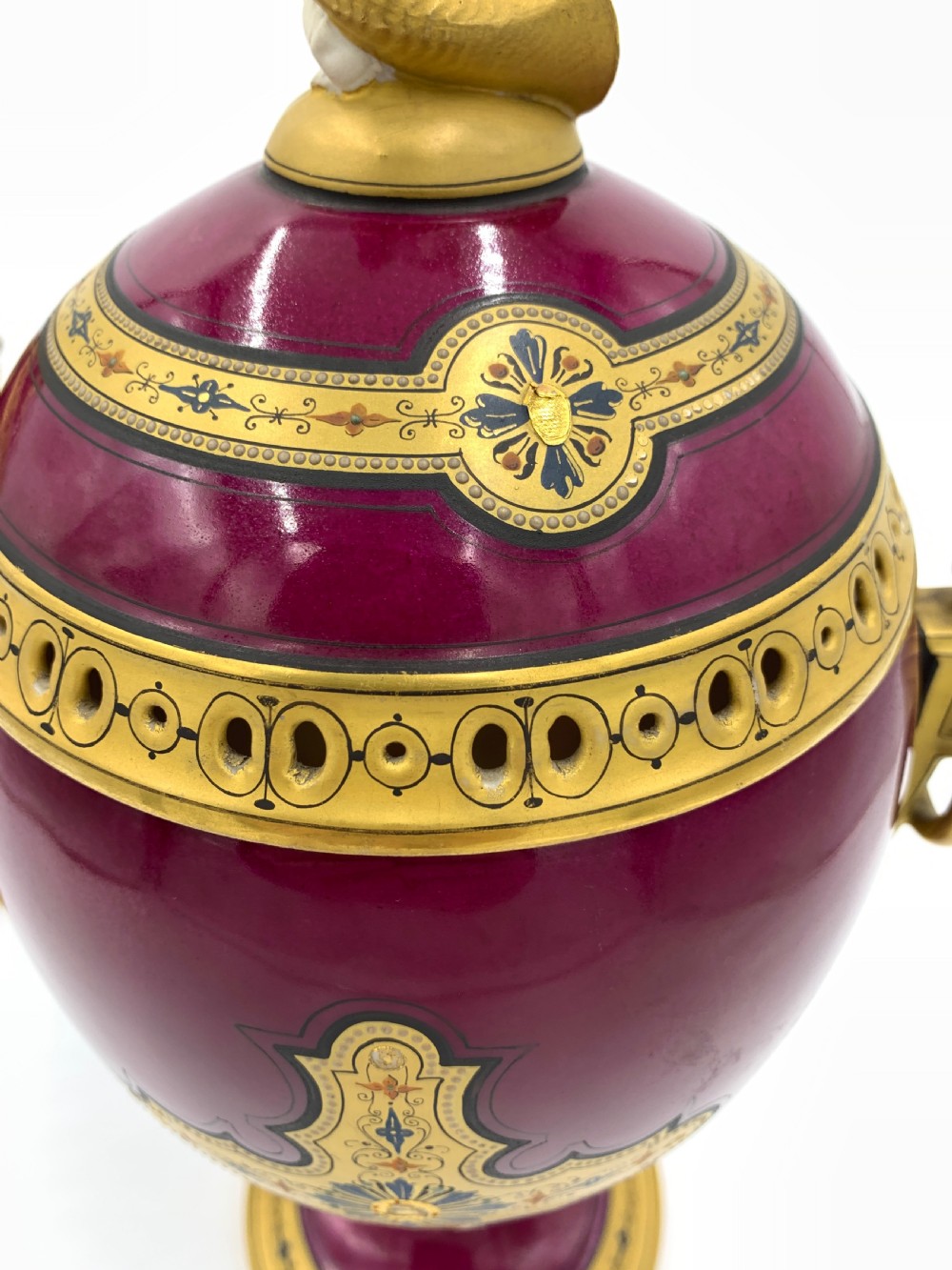 PAIR OF ANTIQUE VIENNA PORCELAIN VASES  View IV