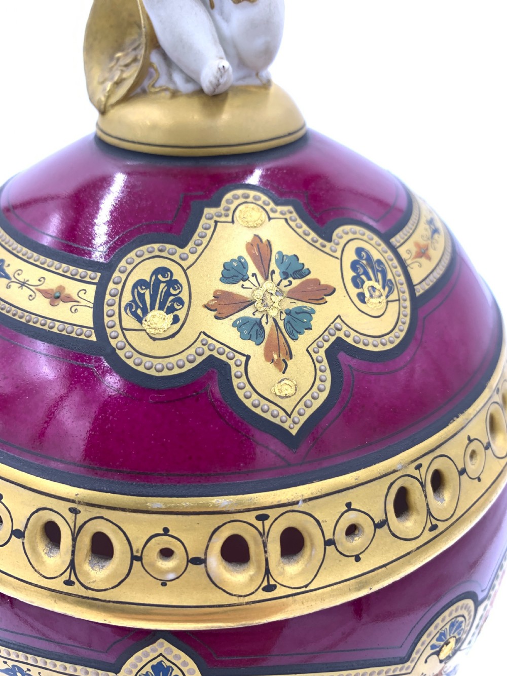 PAIR OF ANTIQUE VIENNA PORCELAIN VASES  View VII