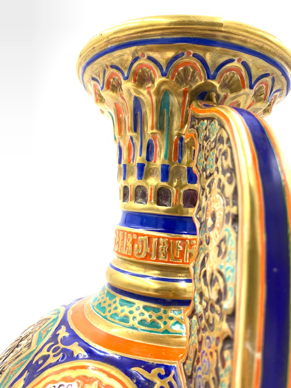 19TH CENTURY ALHAMBRA-STYLE VASE View III