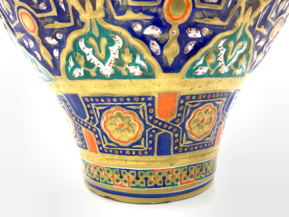 19TH CENTURY ALHAMBRA-STYLE VASE View VI