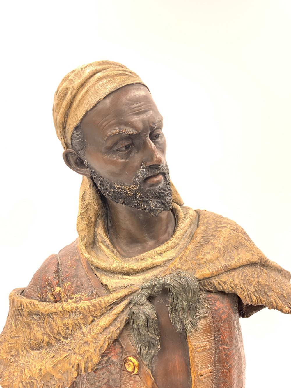 PAIR OF ANTIQUE ORIENTALIST TERRACOTTA BUSTS BY FRIEDRICH GOLDSCHEIDER  View IV